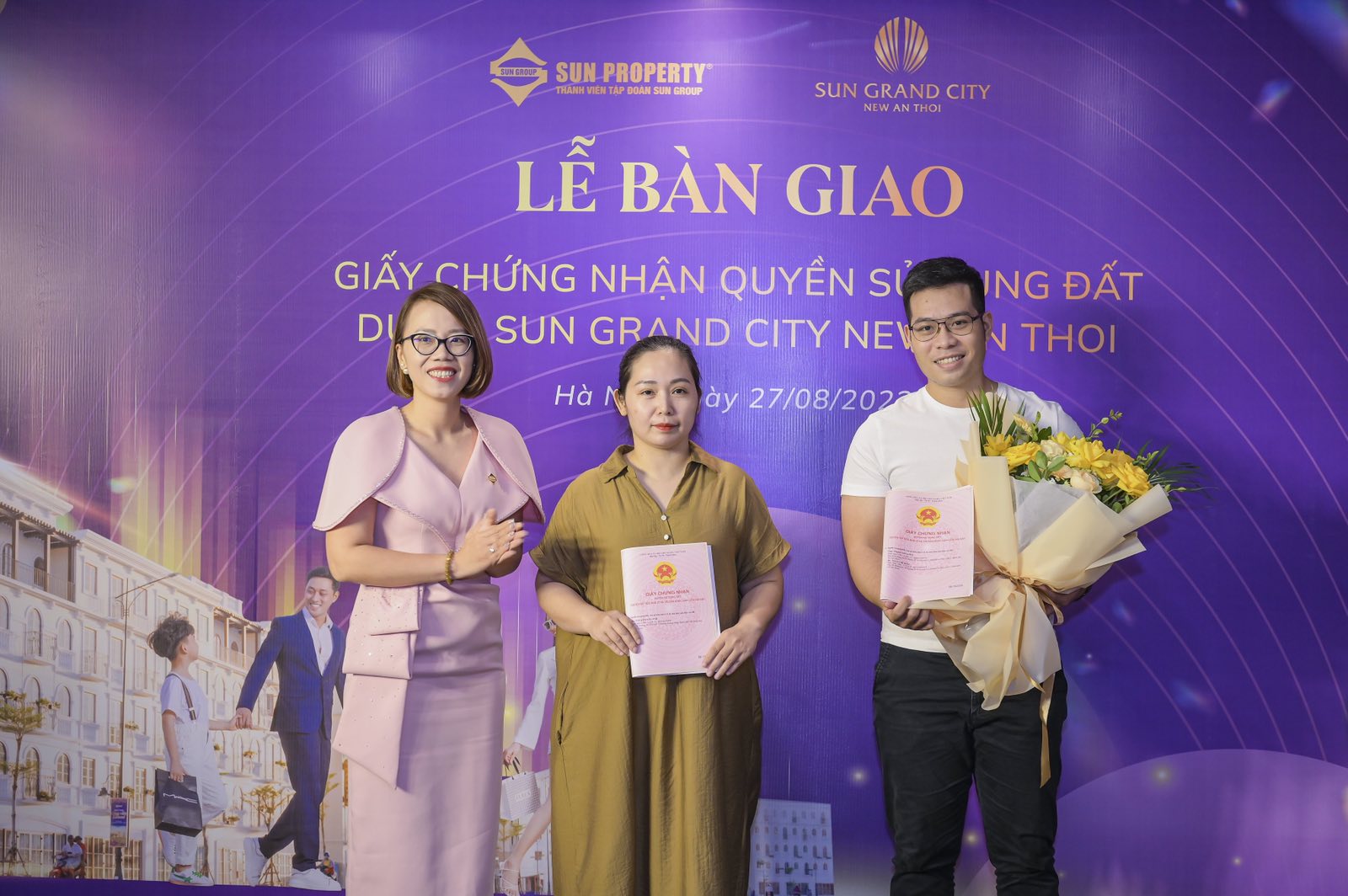 Lễ trao sổ đỏ đợt 1 cư d&amp;acirc;n Sun Grand City New An Thoi