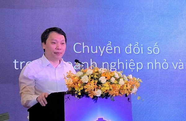 Thứ trưởng Bộ Th&amp;ocirc;ng tin v&amp;agrave; Truyền th&amp;ocirc;ng Nguyễn Huy Dũng cho biết chương tr&amp;igrave;nh hỗ trợ doanh nghiệp nhỏ v&amp;agrave; vừa chuyển đổi số (SMEdx) đ&amp;atilde; c&amp;oacute; hơn 300.000 DN tham gia thử nghiệm (Ảnh: VGP/L&amp;ecirc; Anh)