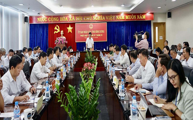 &amp;Ocirc;ng V&amp;otilde; Văn Minh, Ph&amp;oacute; B&amp;iacute; thư Tỉnh ủy, Chủ tịch UBND tỉnh đ&amp;atilde; chủ tr&amp;igrave; phi&amp;ecirc;n họp thường kỳ th&amp;aacute;ng 8-2022