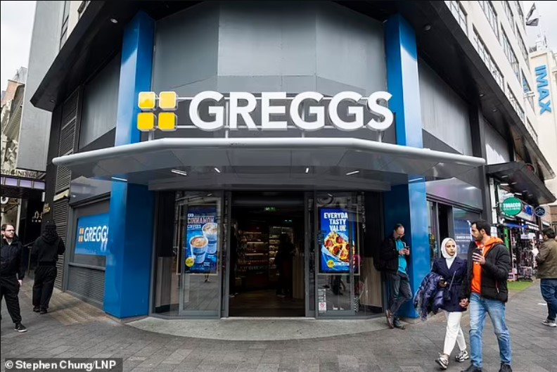 Chuỗi cửa h&amp;agrave;ng b&amp;aacute;nh m&amp;igrave; FTSE 250 Greggs h&amp;ocirc;m qua đ&amp;atilde; phục vụ mức tăng trưởng doanh số hấp dẫn 16% l&amp;ecirc;n 844 triệu bảng trong s&amp;aacute;u th&amp;aacute;ng t&amp;iacute;nh đến th&amp;aacute;ng Bảy