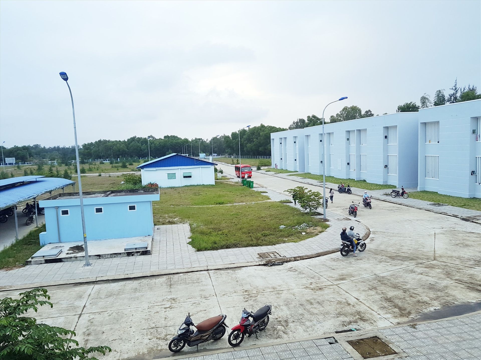 Khu nh&amp;agrave; ở c&amp;ocirc;ng nh&amp;acirc;n của C&amp;ocirc;ng ty TNHH MTV Panko tại th&amp;agrave;nh phố Tam Kỳ, diện t&amp;iacute;ch khoảng 5,1 ha, đ&amp;atilde; ho&amp;agrave;n th&amp;agrave;nh giai đoạn 1 v&amp;agrave; đưa v&amp;agrave;o sử dụng từ năm 2017 với 200 căn phục vụ nhu cầu cầu ở chỗ ở cho khoảng 2.000 c&amp;ocirc;ng nh&amp;acirc;n tại khu c&amp;ocirc;ng nghiệp Tam Thăng.