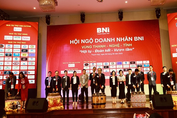 Tiếng trống khai mạc rộn r&amp;agrave;ng, đầy sức mạnh của cộng đồng BNI Thanh &amp;ndash; Nghệ - Tĩnh