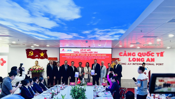 Cảng Quốc tế Long An và Cảng Oakland (Bang California, Hoa Kỳ) ký kết MOU ghi nhớ hợp tác