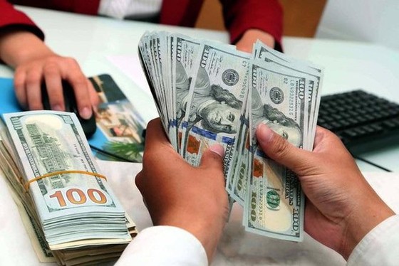 Gi&amp;aacute; b&amp;aacute;n USD tại ng&amp;acirc;n h&amp;agrave;ng đ&amp;atilde; vượt ngưỡng 24.000 đồng