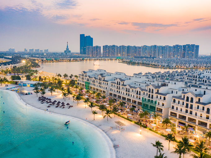 Si&amp;ecirc;u quần thể đại đ&amp;ocirc; thị Vinhomes Ocean Park 1, 2, 3 cũng được xướng t&amp;ecirc;n l&amp;agrave; một trong trong giải Đặc biệt của Giải thưởng Quy hoạch đ&amp;ocirc; thị Quốc gia lần thứ III. Sự xuất hiện của Vinhomes Ocean Park 1, 2, 3 đ&amp;atilde; l&amp;agrave;m diện mạo khu Đ&amp;ocirc;ng thủ đ&amp;ocirc; thay đổi nhanh ch&amp;oacute;ng nhờ hạ tầng ph&amp;aacute;t triển. Với sự xuất hiện của nhiều c&amp;ocirc;ng tr&amp;igrave;nh huyết mạch, Vinhomes Ocean Park hứa hẹn trở th&amp;agrave;nh trung t&amp;acirc;m mới của th&amp;agrave;nh phố ph&amp;iacute;a Đ&amp;ocirc;ng với năng lực kết nối, r&amp;uacute;t ngắn thời gian di chuyển đến nội đ&amp;ocirc;.