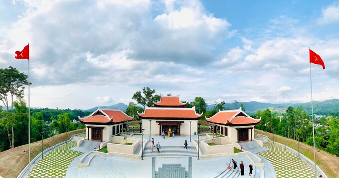 Đền thờ Liệt sĩ Chiến trường Điện Bi&amp;ecirc;n Phủ l&amp;agrave; một trong ba c&amp;ocirc;ng tr&amp;igrave;nh đạt Giải thưởng Quy hoạch đ&amp;ocirc; thị Quốc gia lần thứ III. Đặc biệt, d&amp;ugrave; l&amp;agrave; đơn vị lần đầu ti&amp;ecirc;n tham gia đ&amp;atilde; đạt cao nhất của Giải thưởng- Giải đặc biệt.