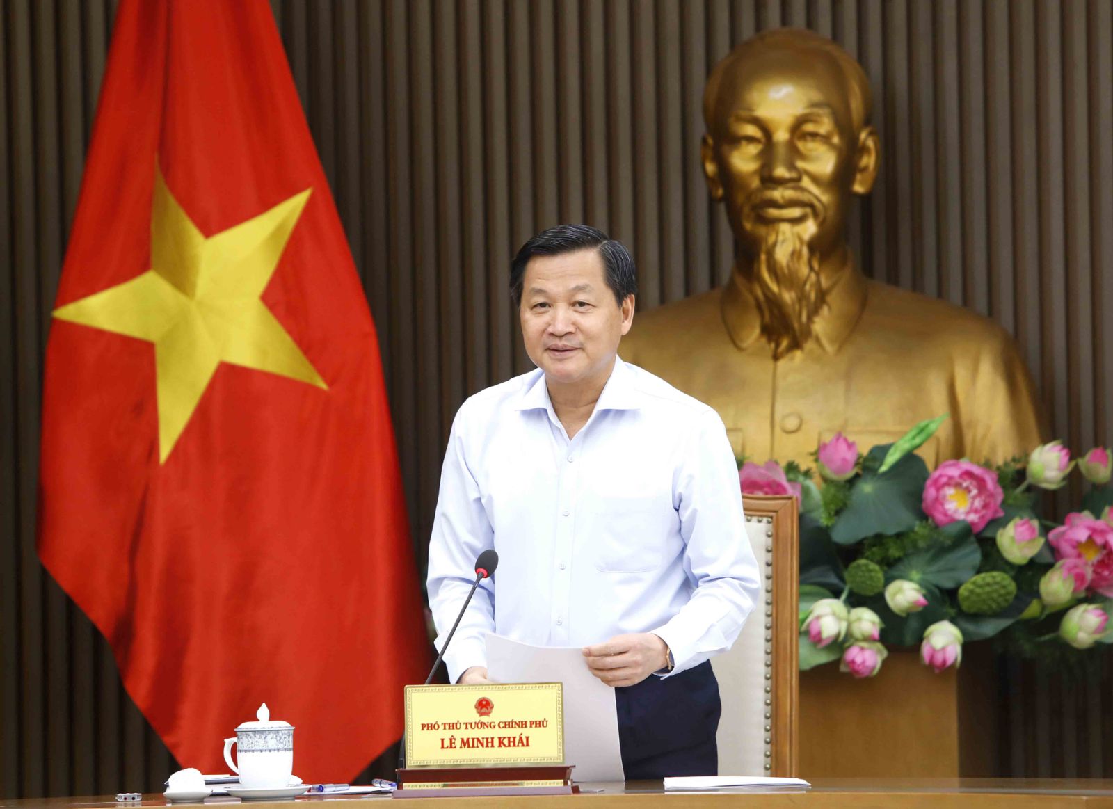 Ph&amp;oacute; Thủ tướng L&amp;ecirc; Minh Kh&amp;aacute;i đ&amp;atilde; chủ tr&amp;igrave; cuộc họp nhằm r&amp;agrave; so&amp;aacute;t v&amp;agrave; điều chỉnh Th&amp;ocirc;ng tư số 06 v&amp;agrave; th&amp;ocirc;ng tư số 03 của Ng&amp;acirc;n h&amp;agrave;ng Nh&amp;agrave; nước