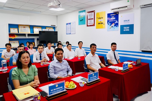 C&amp;aacute;c đại biểu tham dự buổi lễ