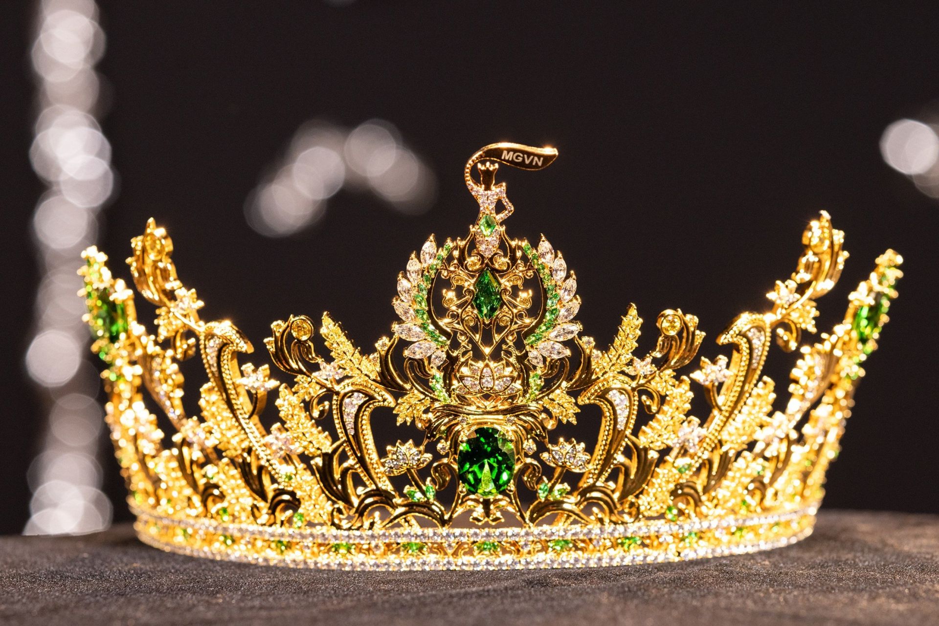 TIARA &amp;Aacute; Hậu 1