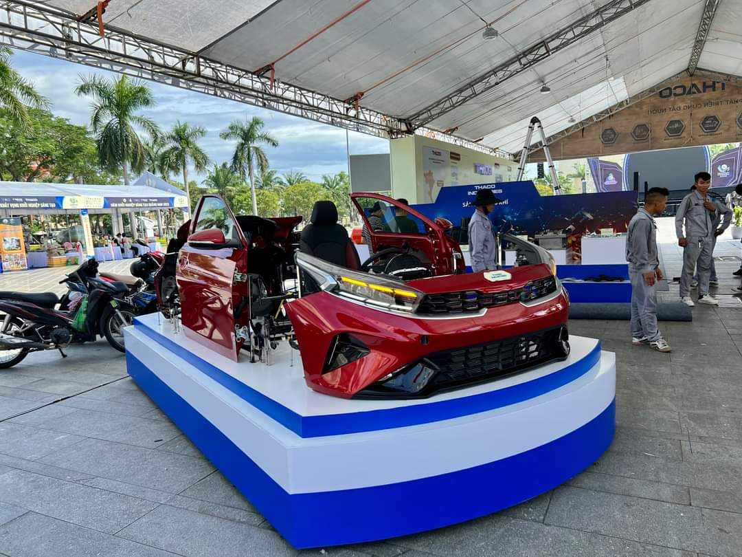 Hơn 300 gian trưng b&amp;agrave;y, giới thiệu gần 1.000 &amp;yacute; tưởng, sản phẩm khởi nghiệp  s&amp;aacute;ng tạo; sản phẩm OCOP v&amp;agrave; sản phẩm c&amp;ocirc;ng nghiệp n&amp;ocirc;ng th&amp;ocirc;n ti&amp;ecirc;u biểu đ&amp;atilde; tham gia TechFest Quảng Nam lần thứ tư &amp;ndash; 2023