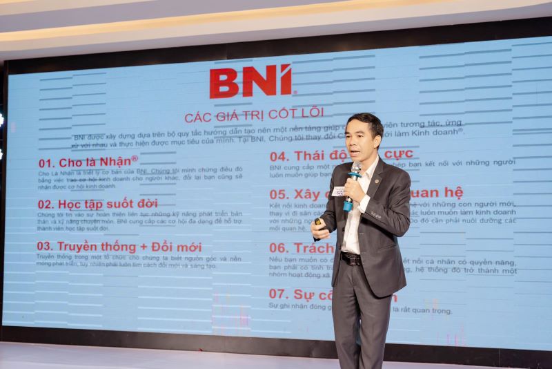 &amp;Ocirc;ng B&amp;ugrave;i Cao Sơn - Gi&amp;aacute;m đốc ph&amp;aacute;t triển chia sẻ tại sự kiện