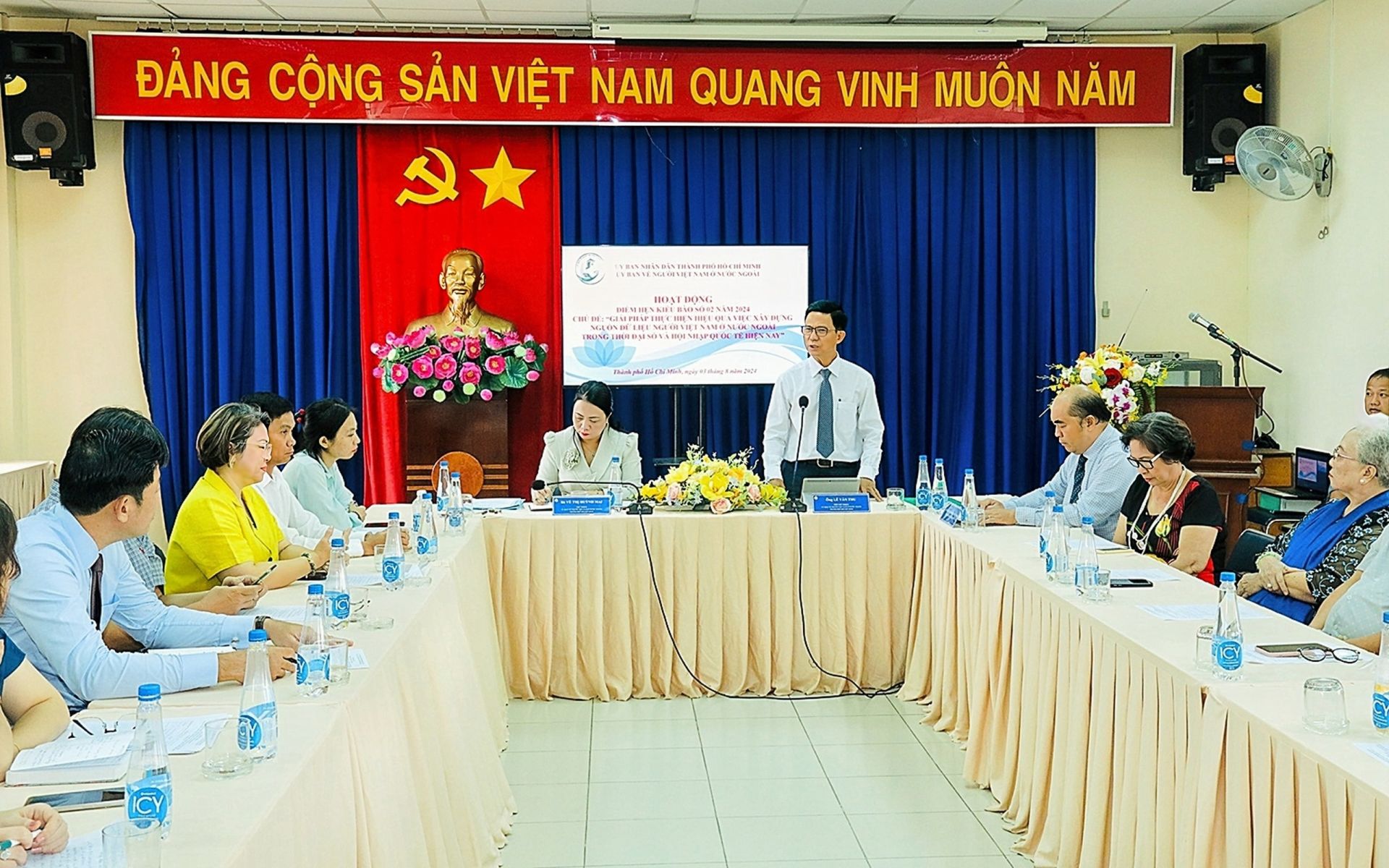 &amp;Ocirc;ng L&amp;ecirc; Văn Thu -  Ph&amp;oacute; Chủ nhiệm Ủy ban về người Việt Nam ở nước ngo&amp;agrave;i TP. HCM ph&amp;aacute;t biểu tại hoạt động Điểm hẹn kiều b&amp;agrave;o số 02 năm 2024