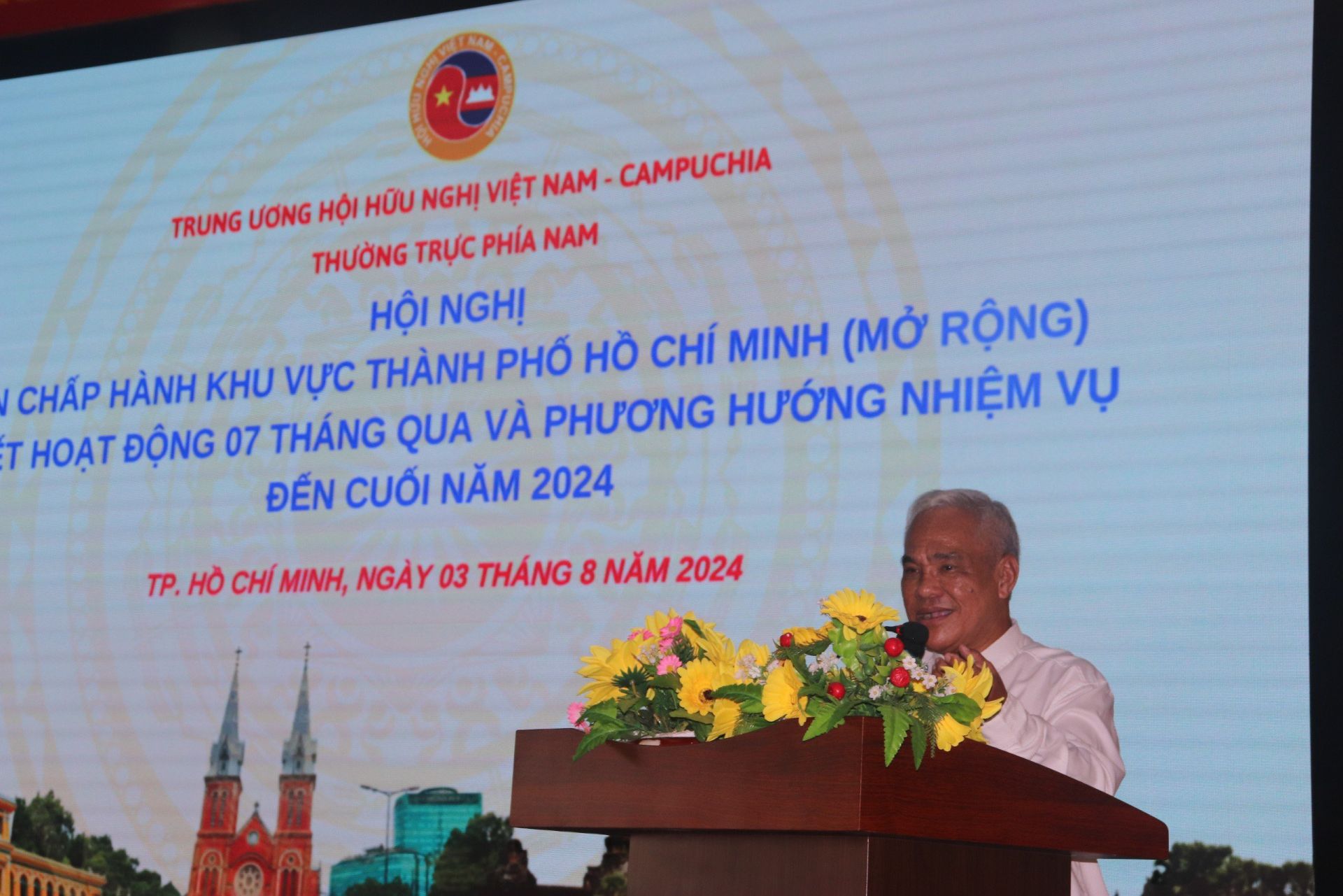 TS. L&amp;ecirc; Hồng Li&amp;ecirc;m - Ph&amp;oacute; Chủ tịch Thường trực ph&amp;iacute;a Nam Hội Hữu nghị Việt Nam -Campuchia, ph&amp;aacute;t biểu tại Hội nghị.