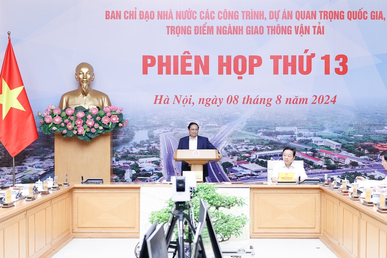 Thủ tướng Phạm Minh Ch&amp;iacute;nh, Trưởng Ban Chỉ đạo Nh&amp;agrave; nước c&amp;aacute;c c&amp;ocirc;ng tr&amp;igrave;nh, dự &amp;aacute;n quan trọng quốc gia, trọng điểm ng&amp;agrave;nh GTVT chủ tr&amp;igrave; họp phi&amp;ecirc;n thứ 13 của Ban Chỉ đạo - Ảnh: VGP/Nhật Bắc