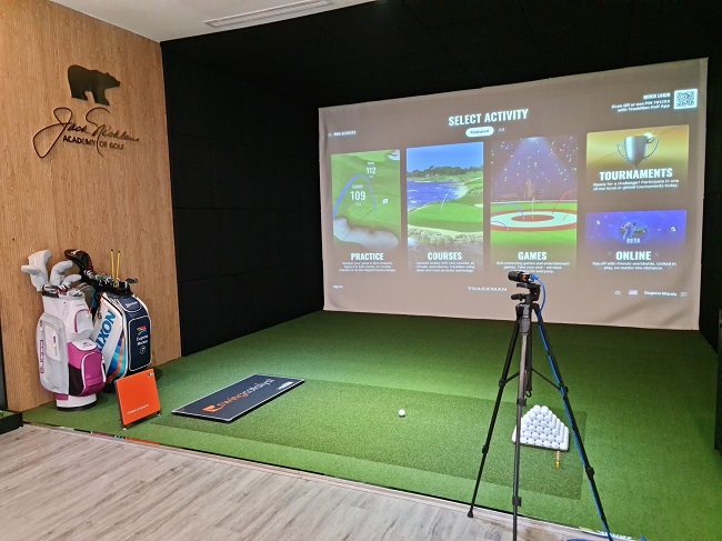 Học viện Golf Jack Nicklaus tại Kh&amp;aacute;ch sạn Thắng Lợi l&amp;agrave; cơ sở đ&amp;agrave;o tạo đầu ti&amp;ecirc;n được trang bị c&amp;aacute;c c&amp;ocirc;ng nghệ ti&amp;ecirc;n tiến nhất về đ&amp;agrave;o tạo golf