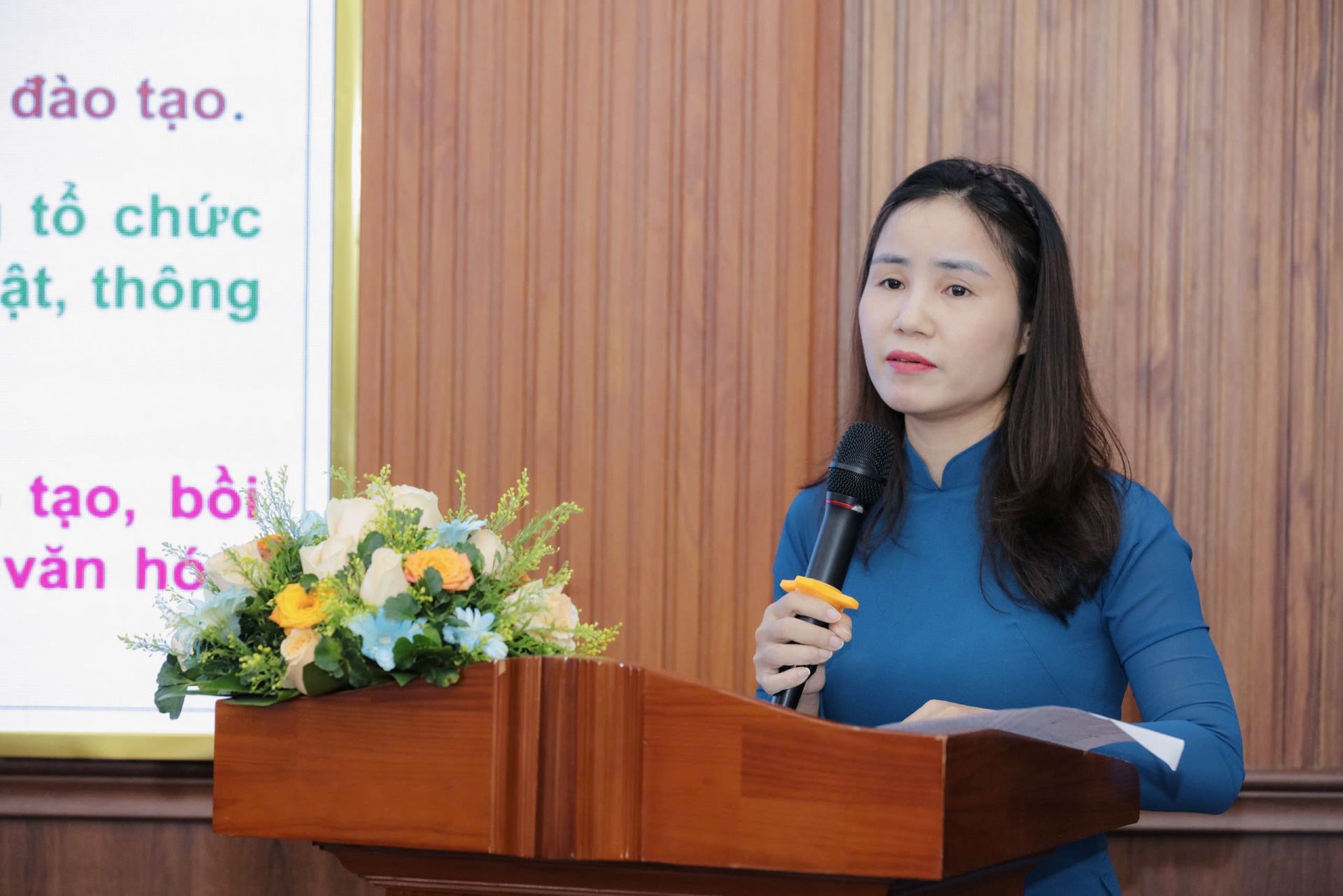 TS. Phạm Thị Loan - Khoa Triết Trường ĐHKHXH&amp;amp;NV