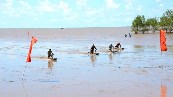 S&amp;oacute;c Trăng l&amp;agrave; một trong những địa phương ven biển v&amp;ugrave;ng ĐBSCL đ&amp;atilde; v&amp;agrave; đang chịu t&amp;aacute;c động của biến đổi kh&amp;iacute; hậu, x&amp;acirc;m nhập mặn v&amp;agrave;o m&amp;ugrave;a kh&amp;ocirc;. Ảnh: Kim Anh.