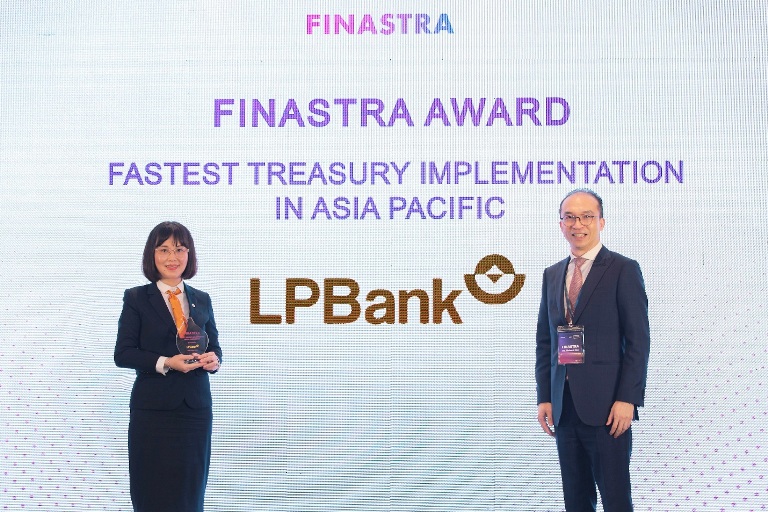 Ảnh minh họaB&amp;agrave; Nguyễn &amp;Aacute;nh V&amp;acirc;n &amp;ndash; Ph&amp;oacute; Tổng Gi&amp;aacute;m đốc LPBank nhận giải Ng&amp;acirc;n h&amp;agrave;ng &amp;ldquo;Triển khai hệ thống Kondor Treasury nhanh nhất Ch&amp;acirc;u &amp;Aacute; - Th&amp;aacute;i B&amp;igrave;nh Dương&amp;rdquo;