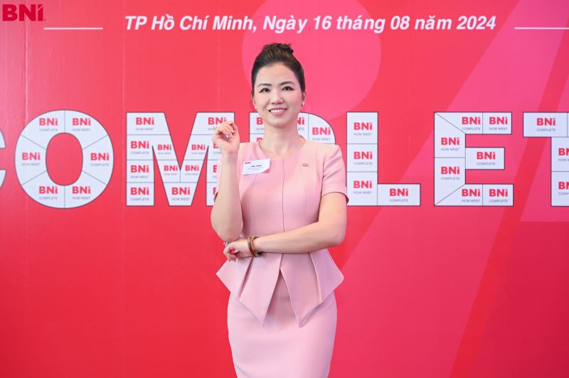 Gi&amp;aacute;m đốc BNI V&amp;ugrave;ng HCM West L&amp;ecirc; Thu Hằng đ&amp;atilde; c&amp;oacute; buổi chia sẻ đến c&amp;aacute;c Th&amp;agrave;nh vi&amp;ecirc;n về Tổ chức BNI