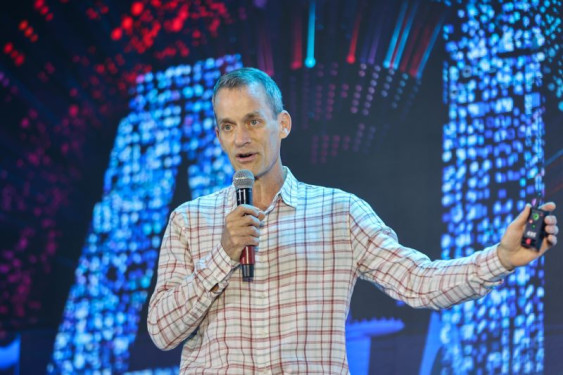 Tầm nhìn của Jeff Dean: Từ sự xuất sắc đa phương thức đến AI có đạo đức