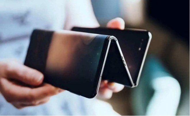 Theo nguồn tin r&amp;ograve; rỉ, smartphone mới sẽ c&amp;oacute; m&amp;agrave;n h&amp;igrave;nh 10 inch v&amp;agrave; kiểm so&amp;aacute;t nếp nhăn tốt