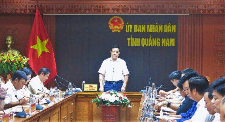 Chủ tịch UBND tỉnh L&amp;ecirc; Văn Dũng chủ tr&amp;igrave; buổi l&amp;agrave;m việc với Hiệp hội doanh nghiệp Quảng Nam v&amp;agrave; c&amp;aacute;c Sở, ng&amp;agrave;nh, địa phương để giải quyết c&amp;aacute;c kh&amp;oacute; khăn, vướng mắc của c&amp;aacute;c doanh nghiệp