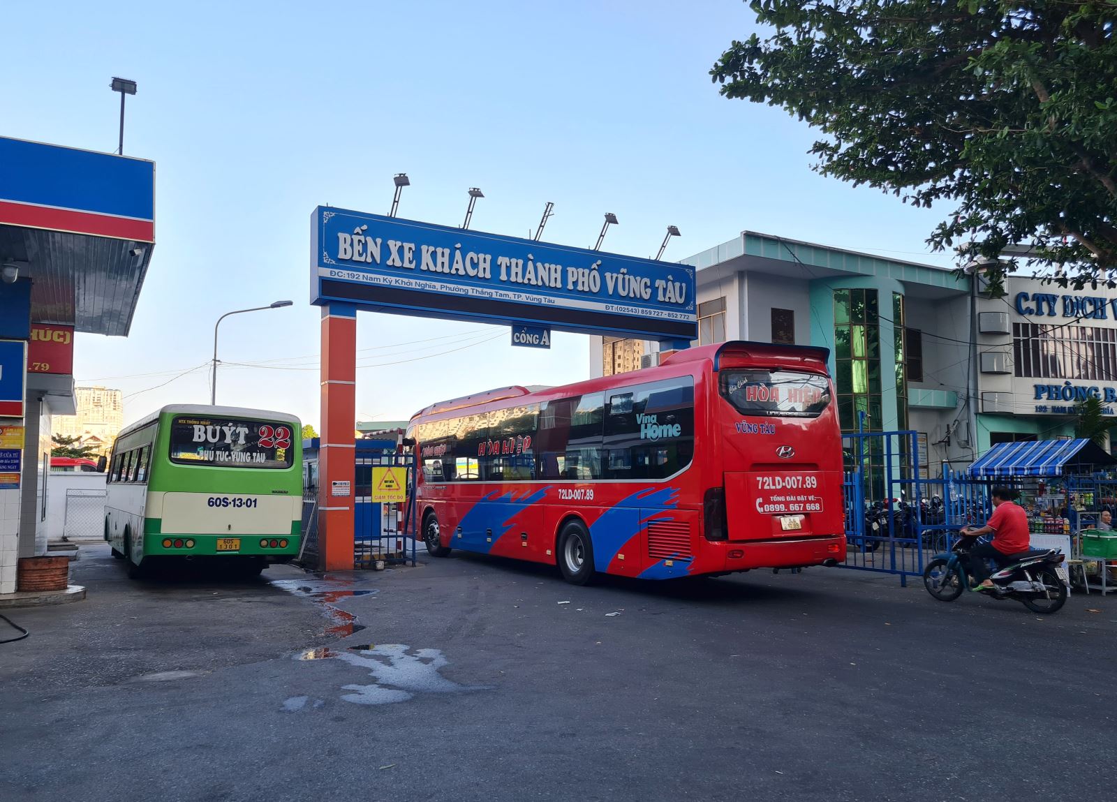 Sở Giao th&amp;ocirc;ng Vận tải y&amp;ecirc;u cầu c&amp;aacute;c đơn vị kinh doanh vận tải h&amp;agrave;nh kh&amp;aacute;ch bố tr&amp;iacute; đủ số lượng phương tiện, l&amp;aacute;i xe, nh&amp;acirc;n vi&amp;ecirc;n phục vụ tr&amp;ecirc;n xe.