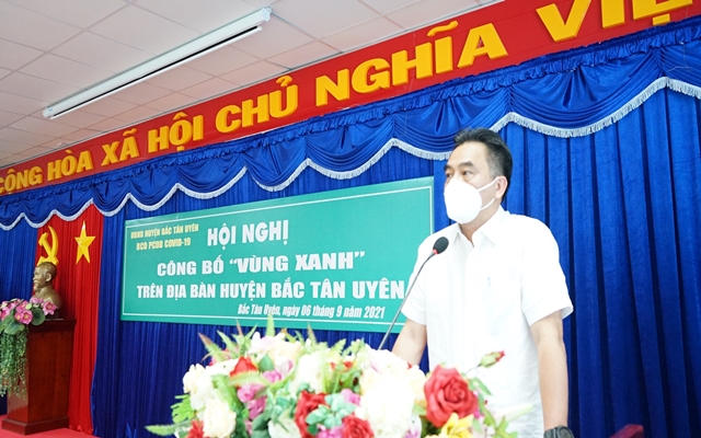 Đồng ch&amp;iacute; Nguyễn Lộc H&amp;agrave;, Uỷ vi&amp;ecirc;n Thường vụ Tỉnh ủy, Ph&amp;oacute; Chủ tịch UBND Tỉnh ph&amp;aacute;t biểu tại Hội nghị