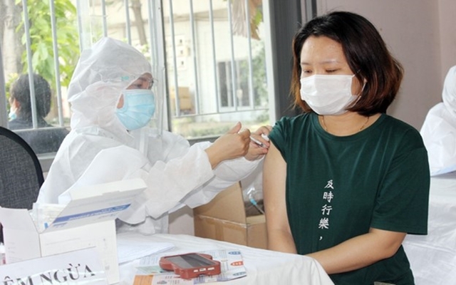 Ủy bản tỉnh Đồng Nai y&amp;ecirc;u cầu người d&amp;acirc;n phải ti&amp;ecirc;m đầy đủ 2 mũi vắc &amp;ndash; xin để trở th&amp;agrave;nh &amp;ldquo;c&amp;ocirc;ng d&amp;acirc;n vắc xin&amp;rdquo; ph&amp;ograve;ng ngừa COVID-19