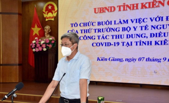 Ph&amp;oacute; Gi&amp;aacute;o sư- Tiến sĩ Nguyễn Trường Sơn, Thứ trưởng Bộ Y tế ph&amp;aacute;t biểu tại buổi l&amp;agrave;m việc với tỉnh Ki&amp;ecirc;n Giang