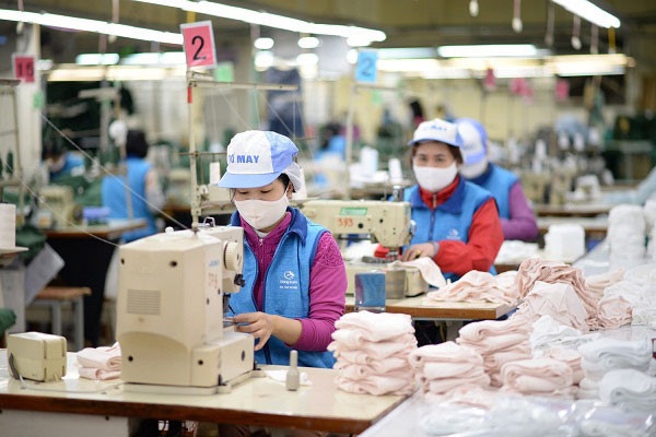 Trong v&amp;agrave;i th&amp;aacute;ng kh&amp;oacute; l&amp;ograve;ng vực dậy ng&amp;agrave;nh dệt may
