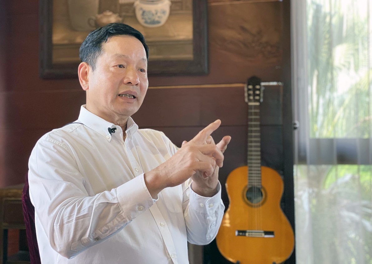 &amp;Ocirc;ng Trương Gia B&amp;igrave;nh, Chủ tịch HĐQT FPT cho rằng c&amp;aacute;c doanh nghiệp Việt cũng cần giải ph&amp;aacute;p tương tự vaccine trong dịch Covid-19. Ảnh: Quang Anh.