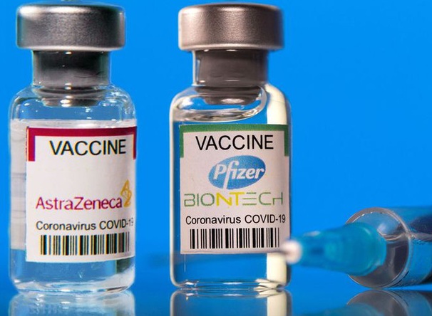 Bộ Y tế khuyến c&amp;aacute;o c&amp;oacute; thể ti&amp;ecirc;m trộn vắc xin của Mordena v&amp;agrave; Pfizer