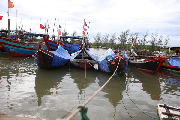 H&amp;agrave; Tĩnh gọi hơn 3.600 t&amp;agrave;u thuyền v&amp;agrave;o bờ tr&amp;aacute;nh b&amp;atilde;o số 5