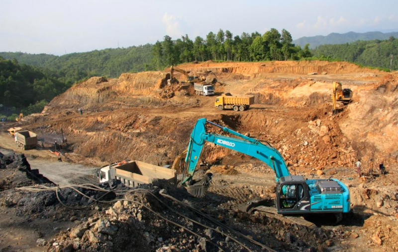 Khai th&amp;aacute;c kho&amp;aacute;ng sản tr&amp;aacute;i ph&amp;eacute;p, Gi&amp;aacute;m đốc X&amp;acirc;y dựng thương mại Lilama bị khởi tố