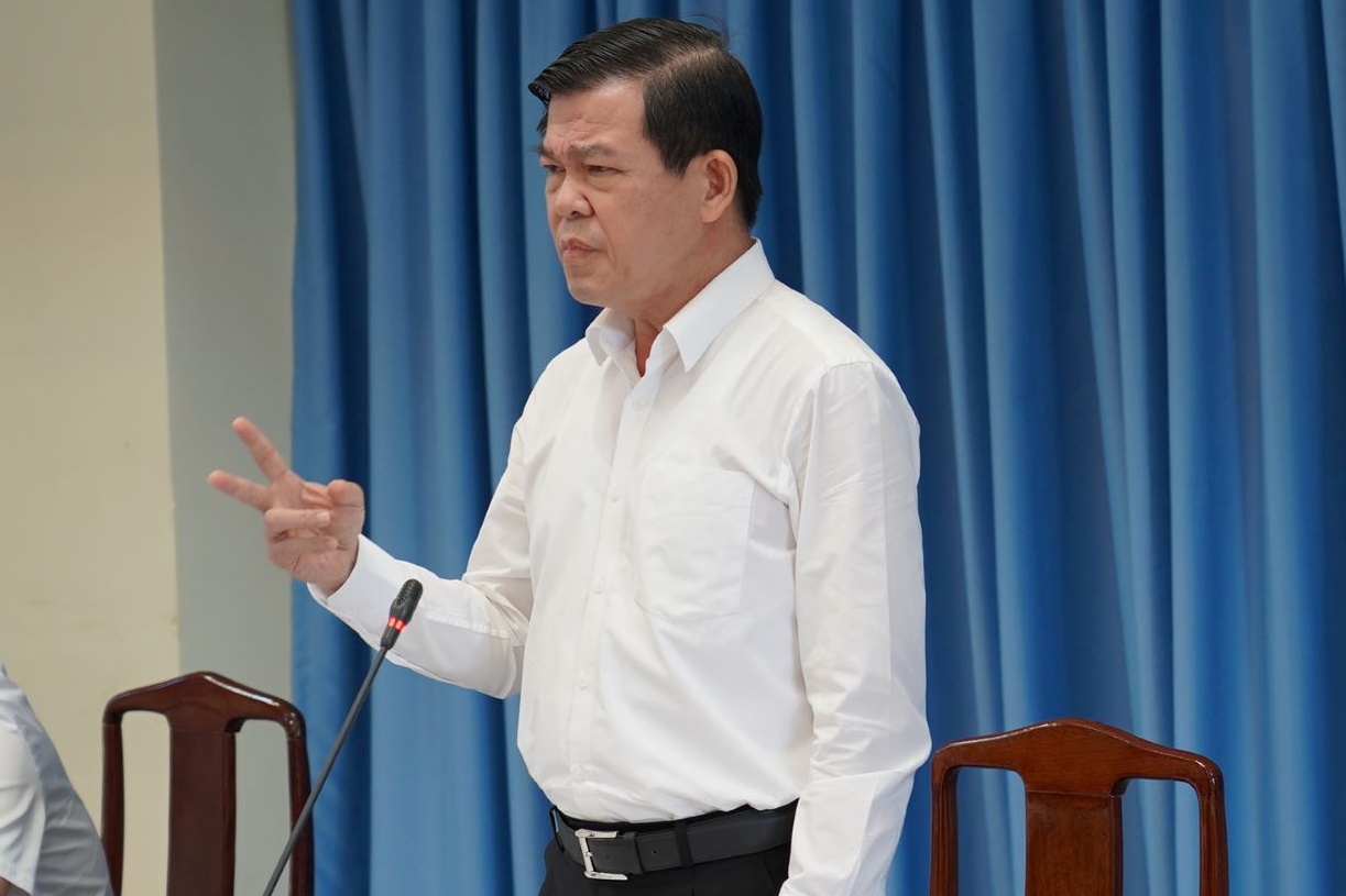 B&amp;iacute; thư Tỉnh ủy Đồng Nai Nguyễn Hồng Lĩnh nhấn mạnh &amp;ldquo;Người c&amp;oacute; thẻ xanh vắc xin được đi lại nhưng kh&amp;ocirc;ng c&amp;oacute; nghĩa l&amp;agrave; muốn đi đ&amp;acirc;u th&amp;igrave; đi, muốn l&amp;agrave;m g&amp;igrave; th&amp;igrave; l&amp;agrave;m&amp;rdquo;