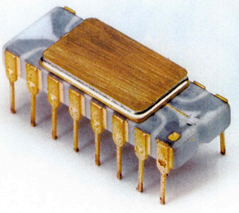 Intel 4004 - bộ vi xử l&amp;yacute; đầu ti&amp;ecirc;n tr&amp;ecirc;n thế giới (Nguồn: GETTY IMAGES).