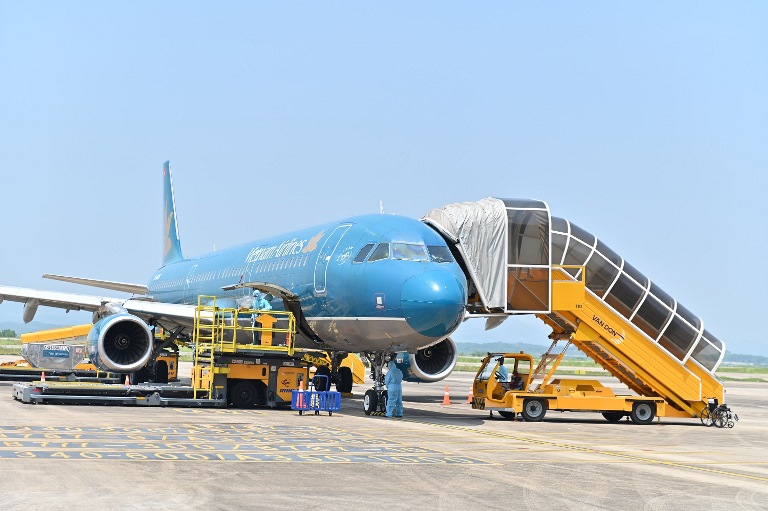 Dự kiến, ng&amp;agrave;y 21/9, s&amp;acirc;n bay V&amp;acirc;n Đồn tiếp tục đ&amp;oacute;n hơn 300 c&amp;ocirc;ng d&amp;acirc;n Việt Nam tại c&amp;aacute;c nước ch&amp;acirc;u &amp;Acirc;u trở về từ Paris (Ph&amp;aacute;p)