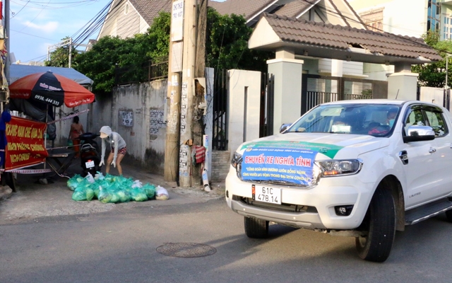 Sự sẻ chia của c&amp;aacute;n bộ c&amp;ocirc;ng đo&amp;agrave;n, c&amp;aacute;c tổ chức, doanh nghiệp, để gi&amp;uacute;p người lao động vượt qua kh&amp;oacute; khăn trước mắt