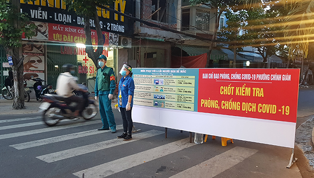 Đà Nẵng nới lỏng một số hoạt động nhưng vẫn xiết chặt quản lý theo phường quận với các tiêu chí phân loại vùng. Đà Nẵng nới lỏng một số hoạt động nhưng vẫn xiết chặt quản lý theo phường quận với các tiêu chí phân loại vùng.