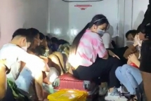 Hà Tĩnh không hỗ trợ 15 người trốn trong thùng xe đông lạnh về quê