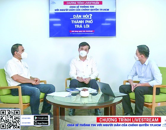 Đồng ch&amp;iacute; L&amp;ecirc; H&amp;ograve;a B&amp;igrave;nh tham gia tọa đ&amp;agrave;m &amp;ldquo;D&amp;acirc;n hỏi - Th&amp;agrave;nh phố trả lời&amp;rdquo;. Ảnh: GIAO LINH