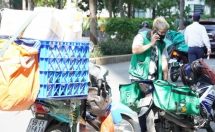 TP.HCM hỗ trợ kinh phí xét nghiệm cho shipper đến hết ngày 30/9