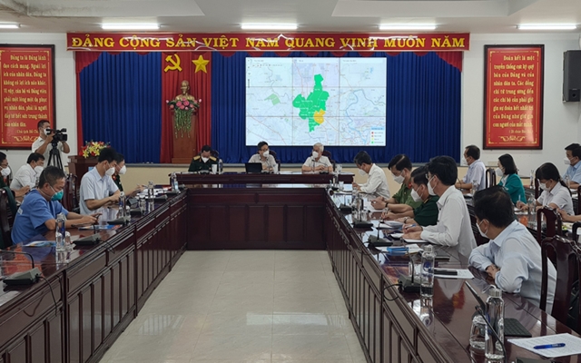 Phó Thủ tướng cũng lưu ý, địa phương cố gắng hướng dẫn, tập huấn lực lượng, theo dõi, quản lý F0 tại nhà một cách an toàn. Phó Thủ tướng cũng lưu ý, địa phương cố gắng hướng dẫn, tập huấn lực lượng, theo dõi, quản lý F0 tại nhà một cách an toàn.