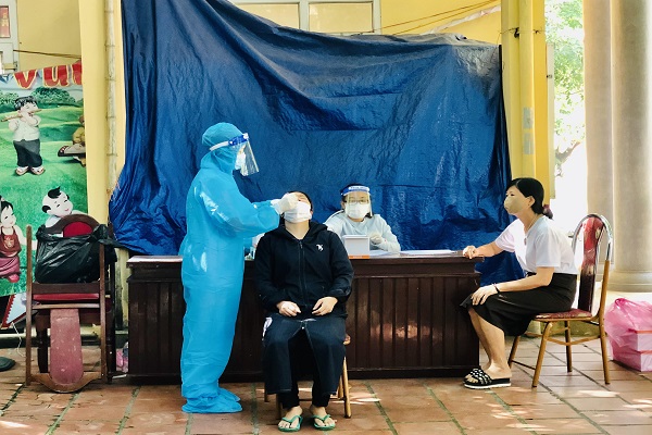 Test nhanh Covid-19 tr&amp;ecirc;n địa b&amp;agrave;n tỉnh Thanh H&amp;oacute;a, mỗi nơi một gi&amp;aacute; khiến người d&amp;acirc;n băn khoăn