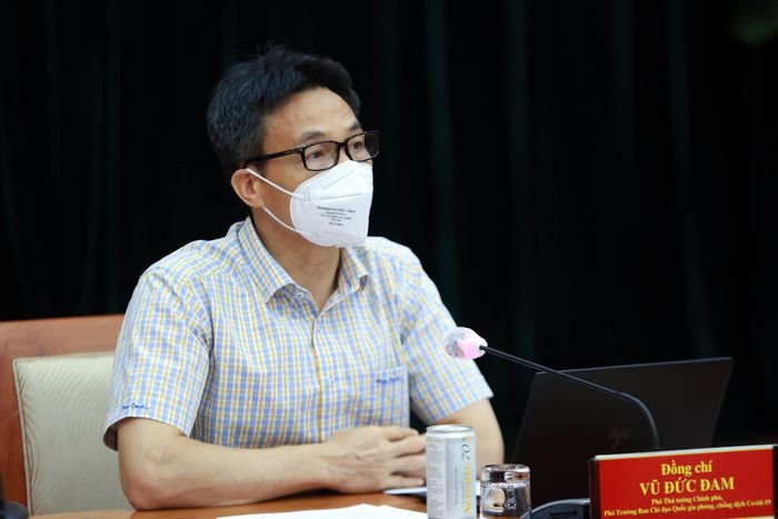 Ph&amp;oacute; Thủ tướng Vũ Đức Đam đ&amp;aacute;nh gi&amp;aacute; cao c&amp;aacute;c lực lượng chống dịch v&amp;agrave; nh&amp;acirc;n d&amp;acirc;n TPHCM đ&amp;atilde; thực hiện nghi&amp;ecirc;m t&amp;uacute;c v&amp;agrave; c&amp;oacute; kết quả khả quan ...