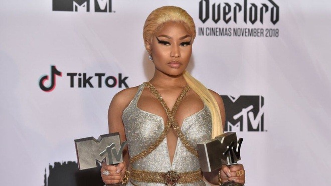 Những năm th&amp;aacute;ng tuổi thơ của Nicki gắn liền với sự ngh&amp;egrave;o đ&amp;oacute;i.