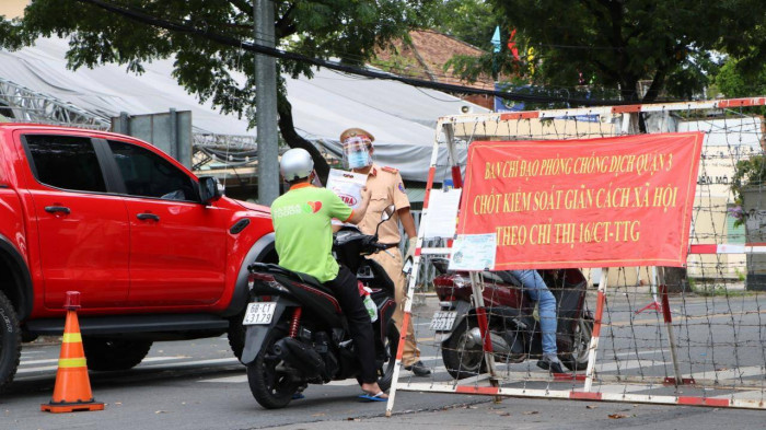 Th&amp;agrave;nh phố ghi nhận nhiều trường hợp F0 &amp;ldquo;đi tr&amp;ecirc;n đường&amp;rdquo; v&amp;agrave; &amp;ldquo;c&amp;oacute; giấy đi đường&amp;rdquo;