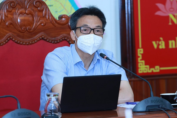 Phó Thủ tướng Vũ Đức Đam yêu cầu TP. Cần Thơ tập trung lực lượng để xét nghiệm có trọng tâm, trọng điểm, xử lý triệt để những ổ dịch, khu phong toả, “làm đâu gọn đấy”, “không dàn hàng ngang xét nghiệm” Phó Thủ tướng Vũ Đức Đam yêu cầu TP. Cần Thơ tập trung lực lượng để xét nghiệm có trọng tâm, trọng điểm, xử lý triệt để những ổ dịch, khu phong toả, “làm đâu gọn đấy”, “không dàn hàng ngang xét nghiệm”