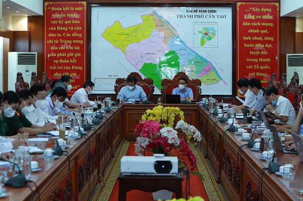 Tại cuộc làm việc, lãnh đạo TP. Cần Thơ cho biết quan trọng nhất khi mở lại các hoạt động là phải kiểm soát dịch bệnh bền vững Tại cuộc làm việc, lãnh đạo TP. Cần Thơ cho biết quan trọng nhất khi mở lại các hoạt động là phải kiểm soát dịch bệnh bền vững
